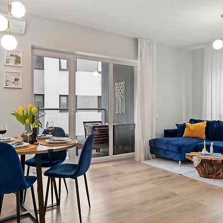 Mido Park Apartment With Private Parking & Self Check-In ブカレスト エクステリア 写真