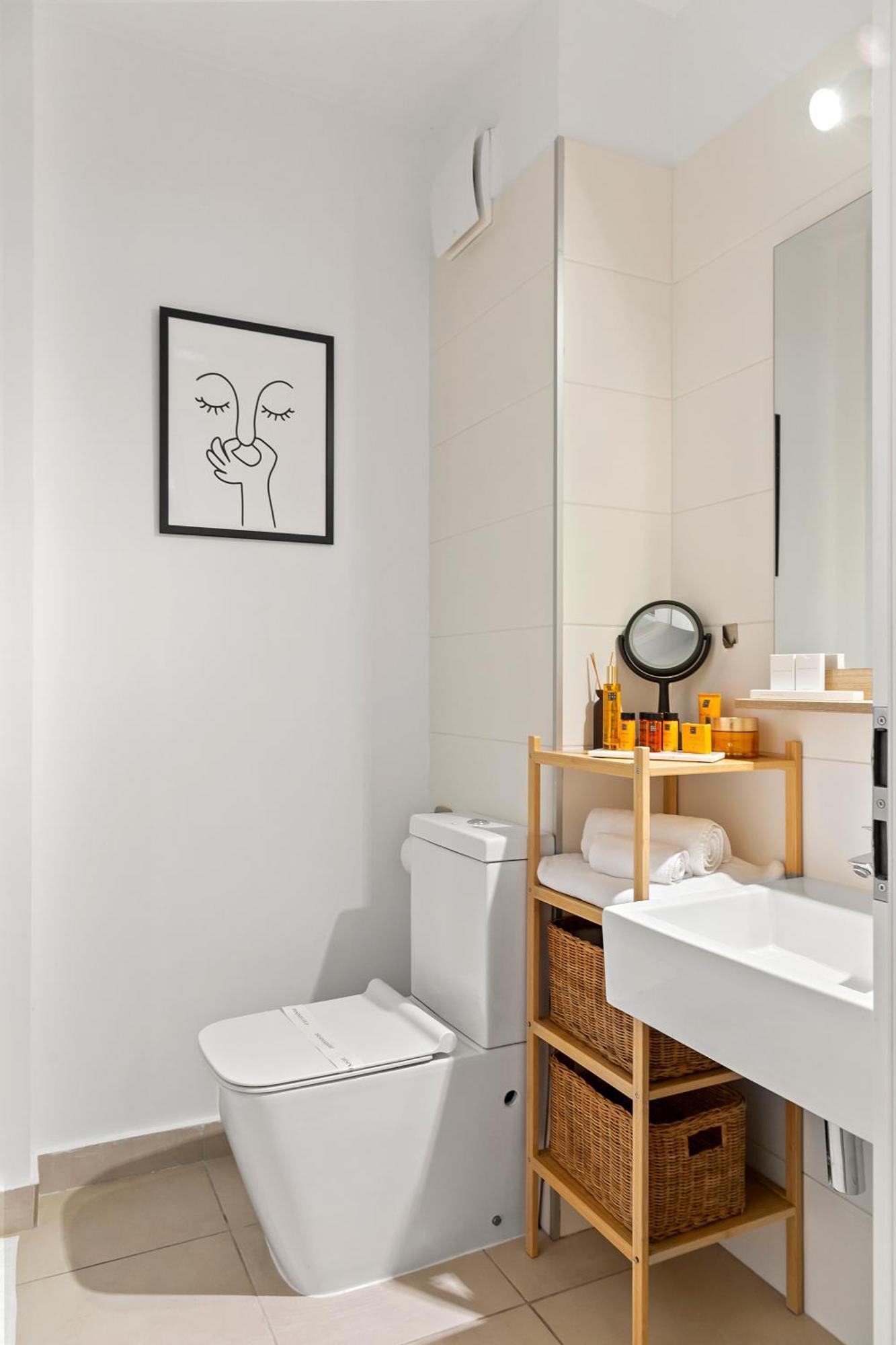 Mido Park Apartment With Private Parking & Self Check-In ブカレスト エクステリア 写真