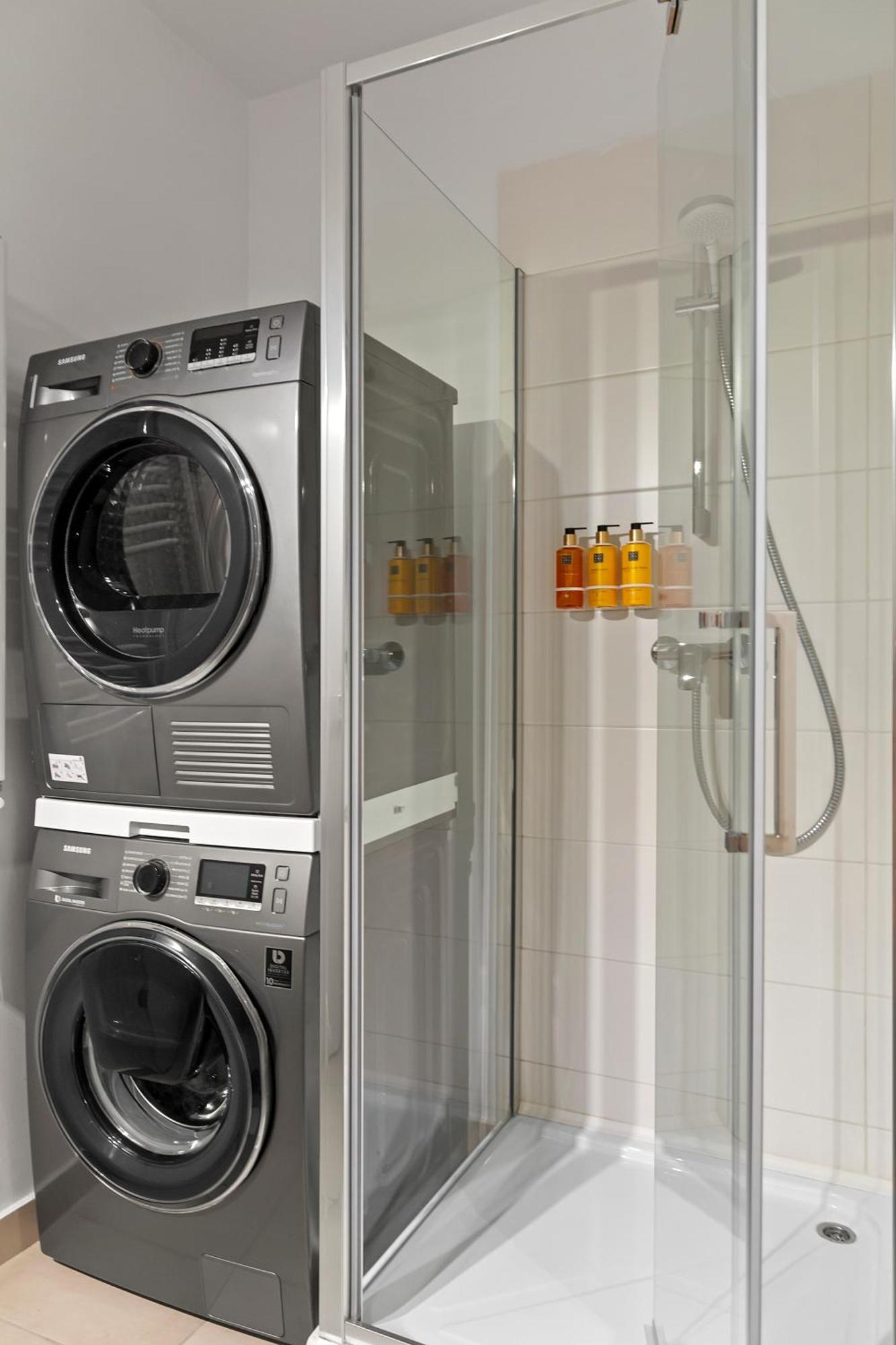 Mido Park Apartment With Private Parking & Self Check-In ブカレスト エクステリア 写真