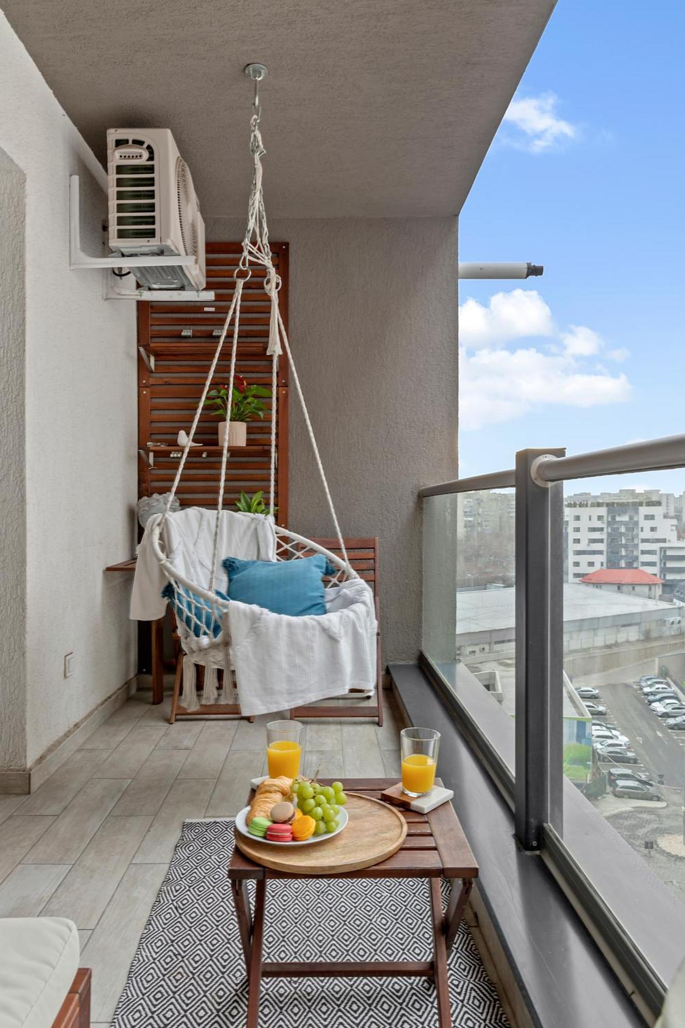 Mido Park Apartment With Private Parking & Self Check-In ブカレスト エクステリア 写真